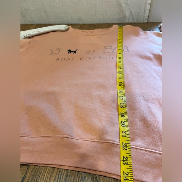 📍🧡Mimi & August Sweatshirt – “Body Diversity” – Peach – Size L - Picture 4 of 7
